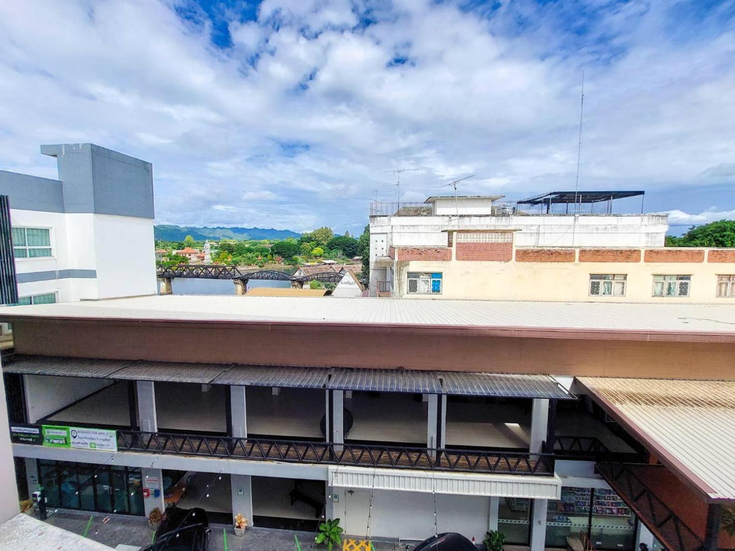 River Kwai View Hotel - Sha Extra Plus Certified Kanchanaburi Bagian luar foto