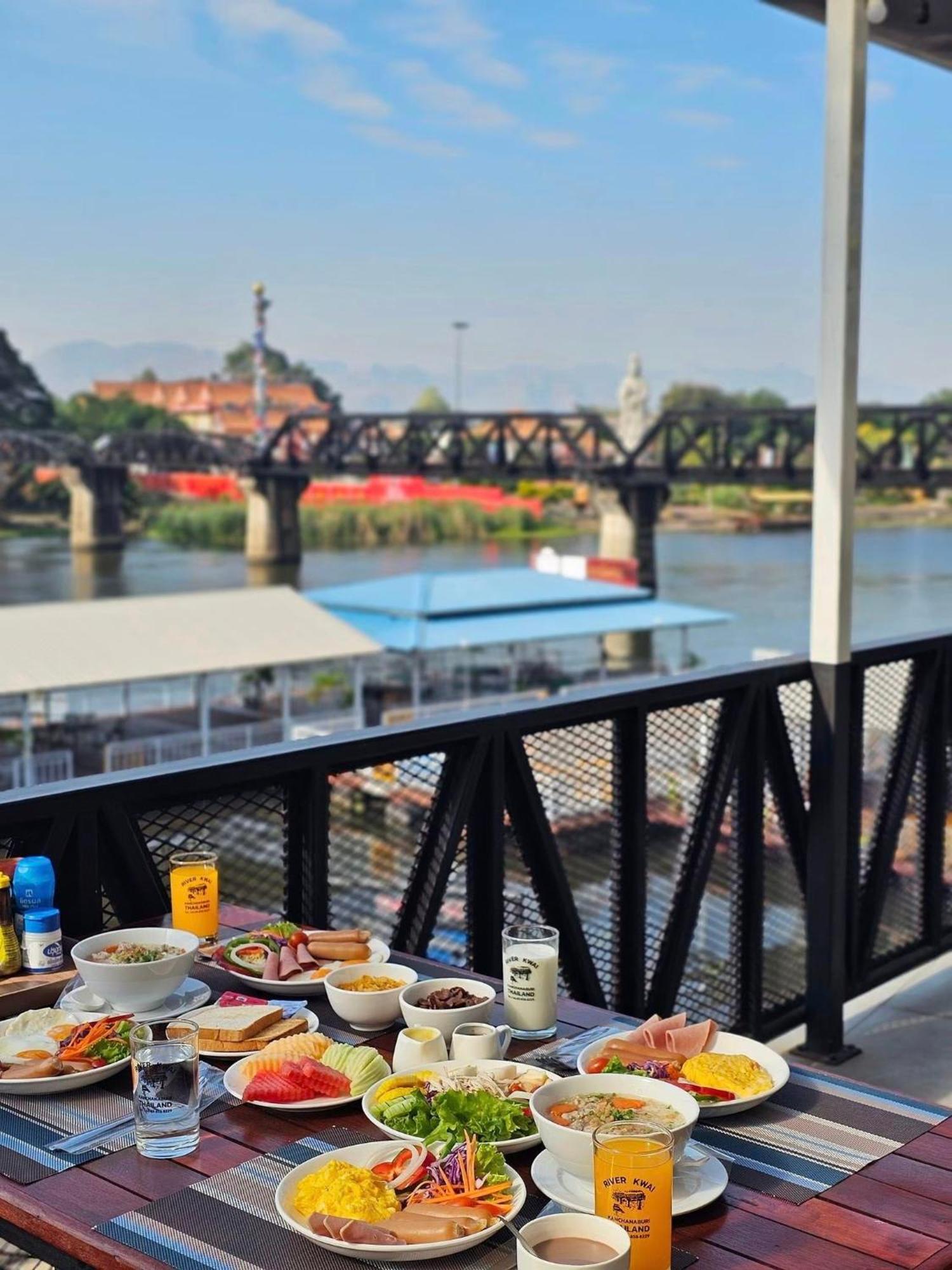 River Kwai View Hotel - Sha Extra Plus Certified Kanchanaburi Bagian luar foto
